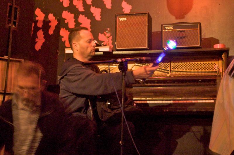 John Radford and the Glowing Thing - photo by:Derek Tearne